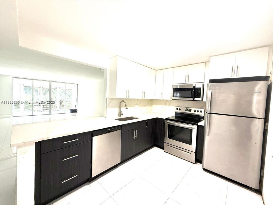 For Rent: $2,300 (2 beds, 2 baths, 1156 Square Feet)