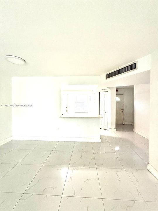 For Rent: $2,300 (2 beds, 2 baths, 1156 Square Feet)