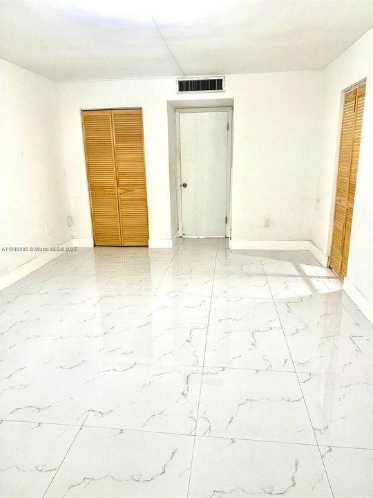 For Rent: $2,300 (2 beds, 2 baths, 1156 Square Feet)