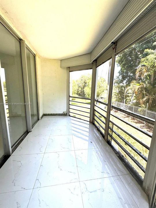 For Rent: $2,300 (2 beds, 2 baths, 1156 Square Feet)