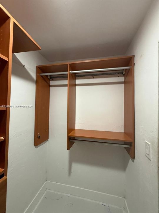 For Rent: $2,300 (2 beds, 2 baths, 1156 Square Feet)