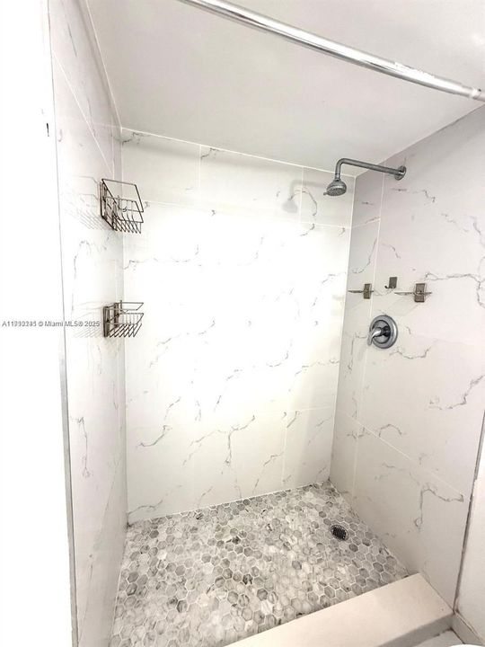 For Rent: $2,300 (2 beds, 2 baths, 1156 Square Feet)