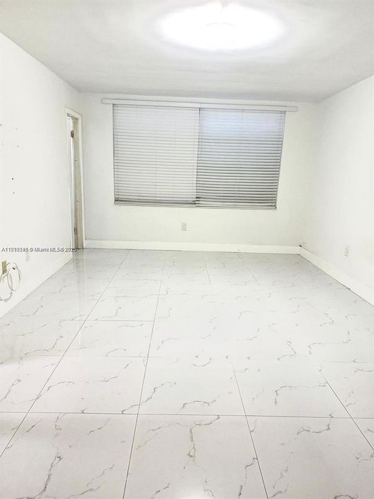 For Rent: $2,300 (2 beds, 2 baths, 1156 Square Feet)