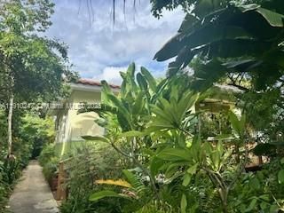 Под контрактом: $399,000 (1 спален, 1 ванн, 780 Квадратных фут)