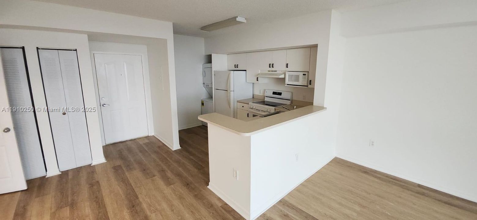 Recientemente alquilado: $2,100 (1 camas, 1 baños, 685 Pies cuadrados)