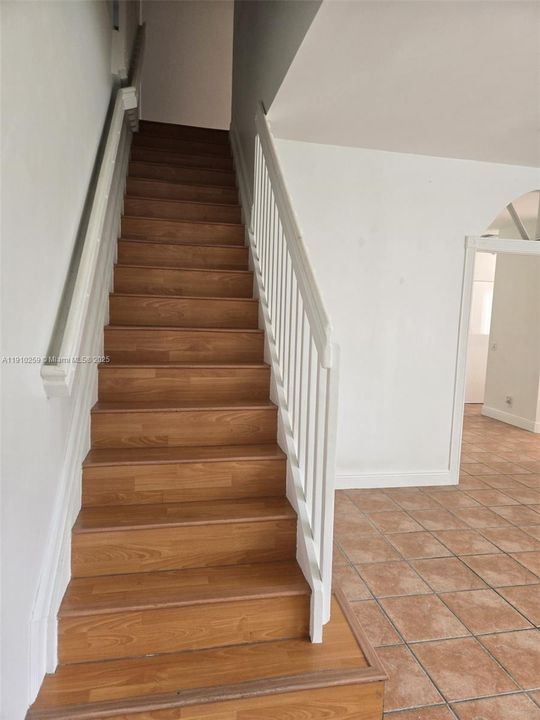 出租: $4,800 (4 贝兹, 2 浴室, 1902 平方英尺)