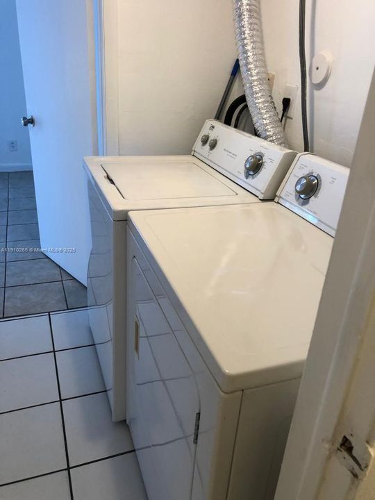 En Venta: $179,000 (2 camas, 1 baños, 800 Pies cuadrados)