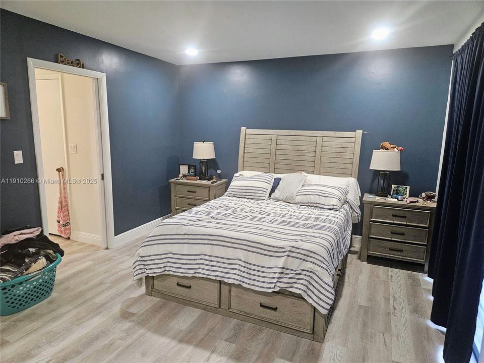 For Sale: $345,000 (2 beds, 2 baths, 1450 Square Feet)