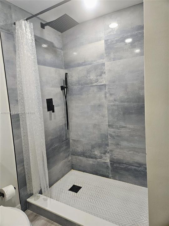 For Sale: $345,000 (2 beds, 2 baths, 1450 Square Feet)