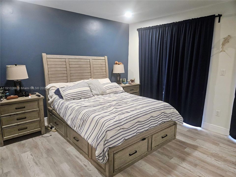 For Sale: $345,000 (2 beds, 2 baths, 1450 Square Feet)