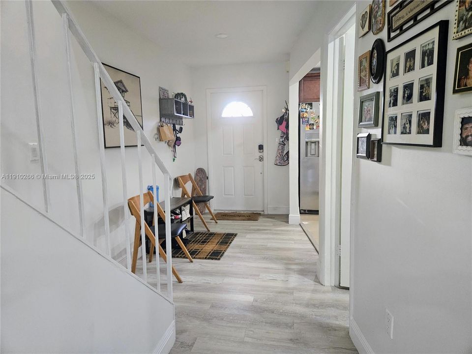 For Sale: $345,000 (2 beds, 2 baths, 1450 Square Feet)