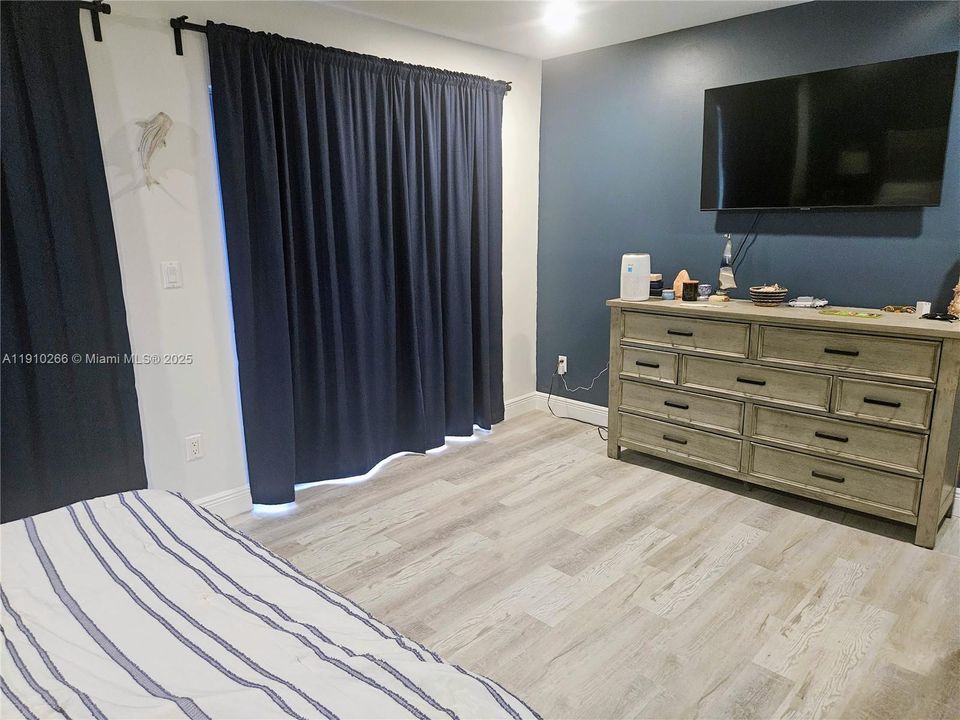 For Sale: $345,000 (2 beds, 2 baths, 1450 Square Feet)