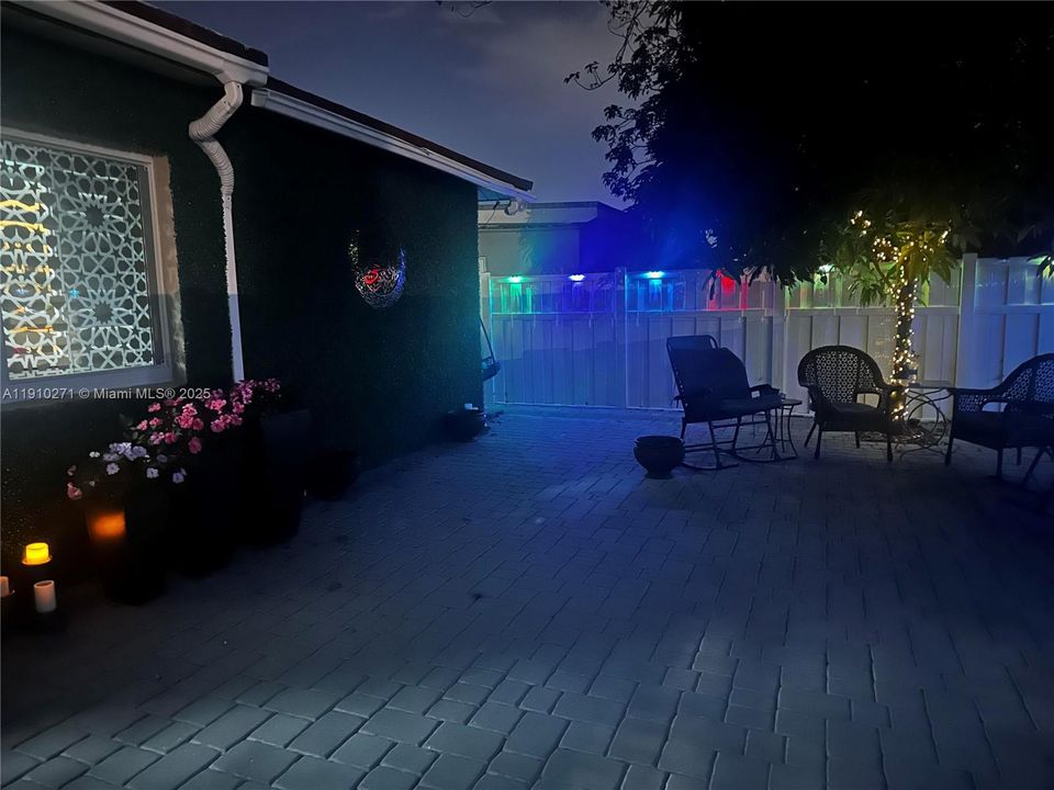 For Sale: $625,000 (3 beds, 2 baths, 1750 Square Feet)