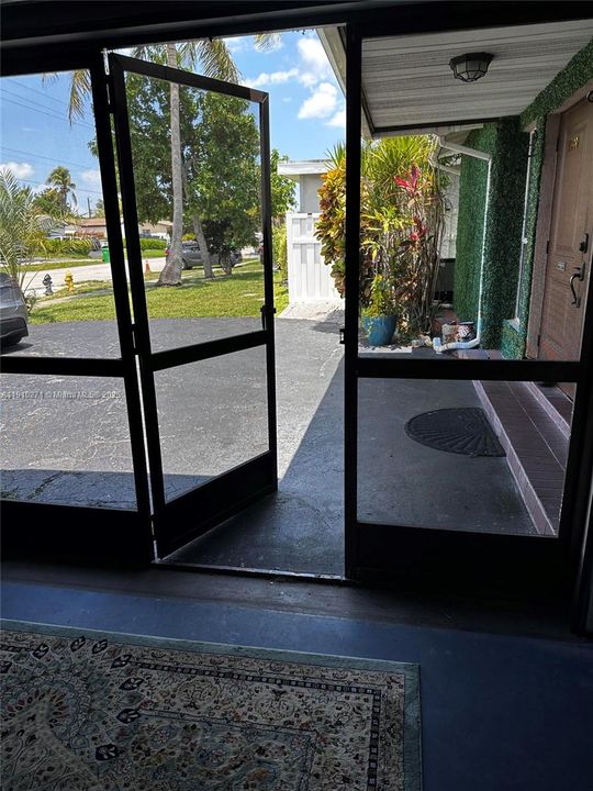 For Sale: $625,000 (3 beds, 2 baths, 1750 Square Feet)