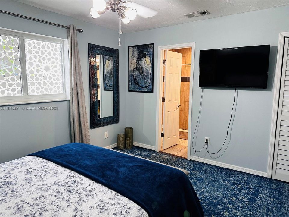 For Sale: $625,000 (3 beds, 2 baths, 1750 Square Feet)