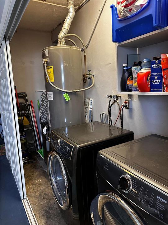 For Sale: $625,000 (3 beds, 2 baths, 1750 Square Feet)