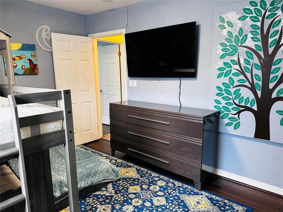 For Sale: $625,000 (3 beds, 2 baths, 1750 Square Feet)