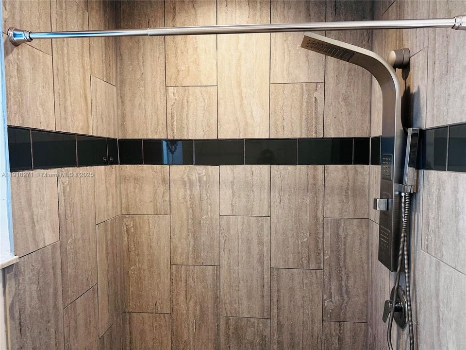 For Sale: $625,000 (3 beds, 2 baths, 1750 Square Feet)