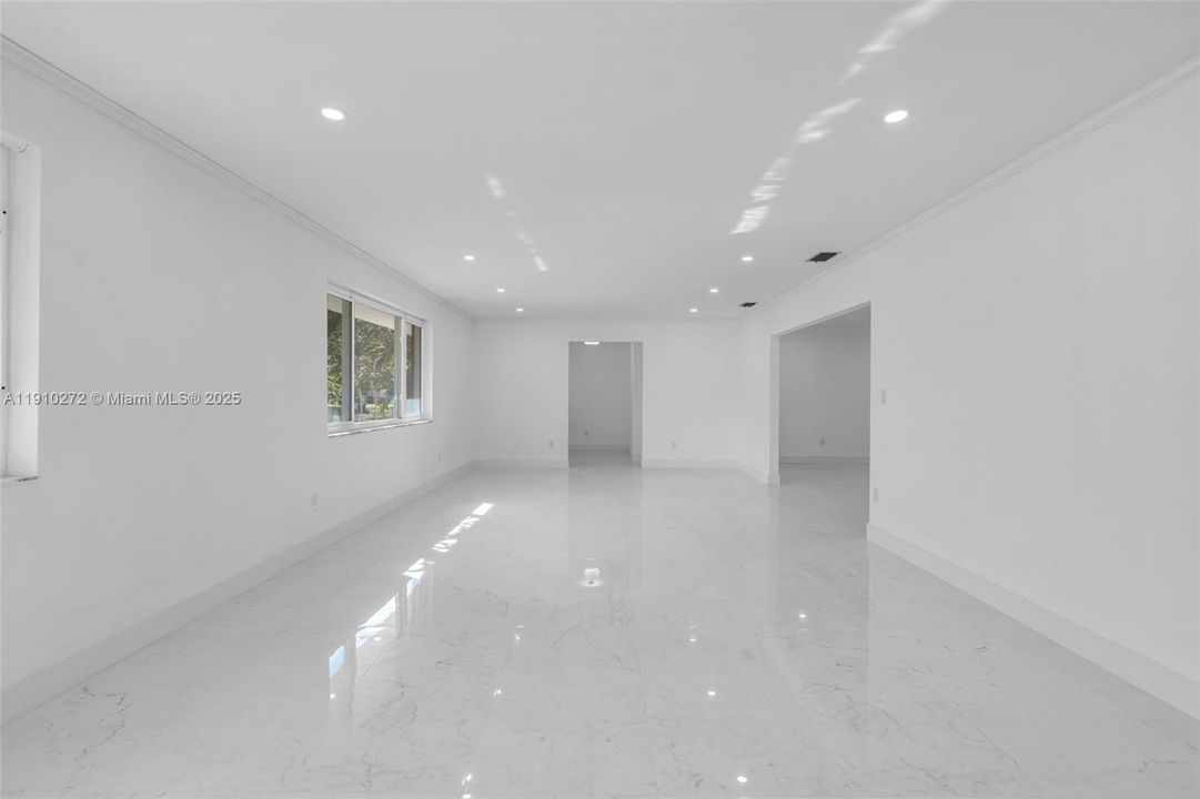 En Renta: $11,000 (3 camas, 2 baños, 2204 Pies cuadrados)