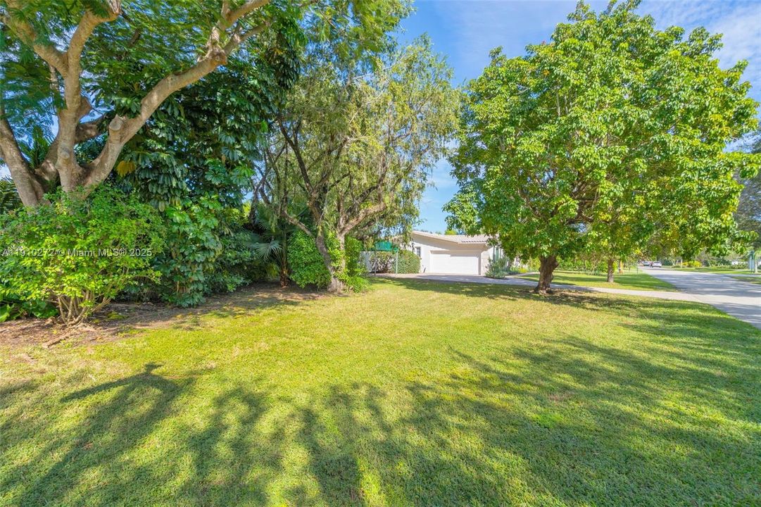 En Renta: $11,000 (3 camas, 2 baños, 2204 Pies cuadrados)