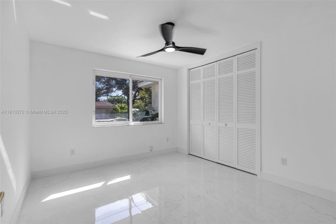 En Renta: $11,000 (3 camas, 2 baños, 2204 Pies cuadrados)