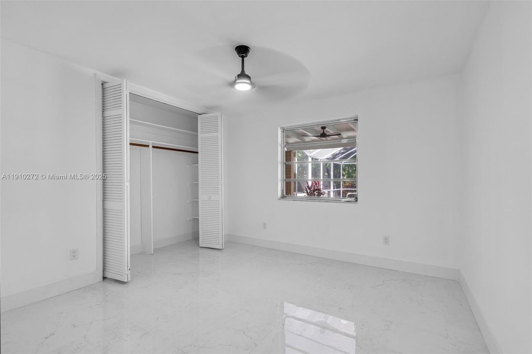 En Renta: $11,000 (3 camas, 2 baños, 2204 Pies cuadrados)