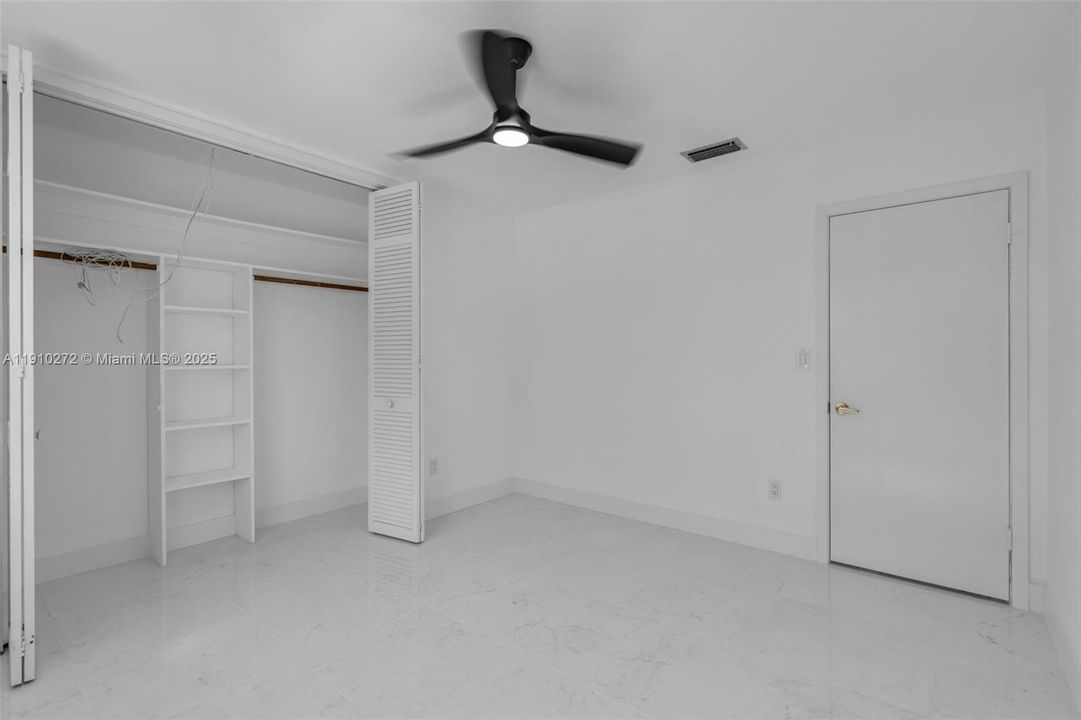 En Renta: $11,000 (3 camas, 2 baños, 2204 Pies cuadrados)