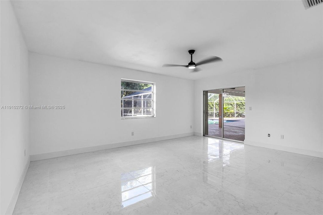 En Renta: $11,000 (3 camas, 2 baños, 2204 Pies cuadrados)