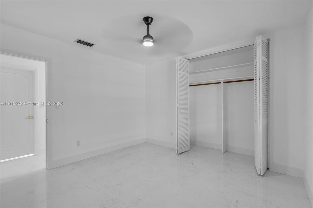 En Renta: $11,000 (3 camas, 2 baños, 2204 Pies cuadrados)