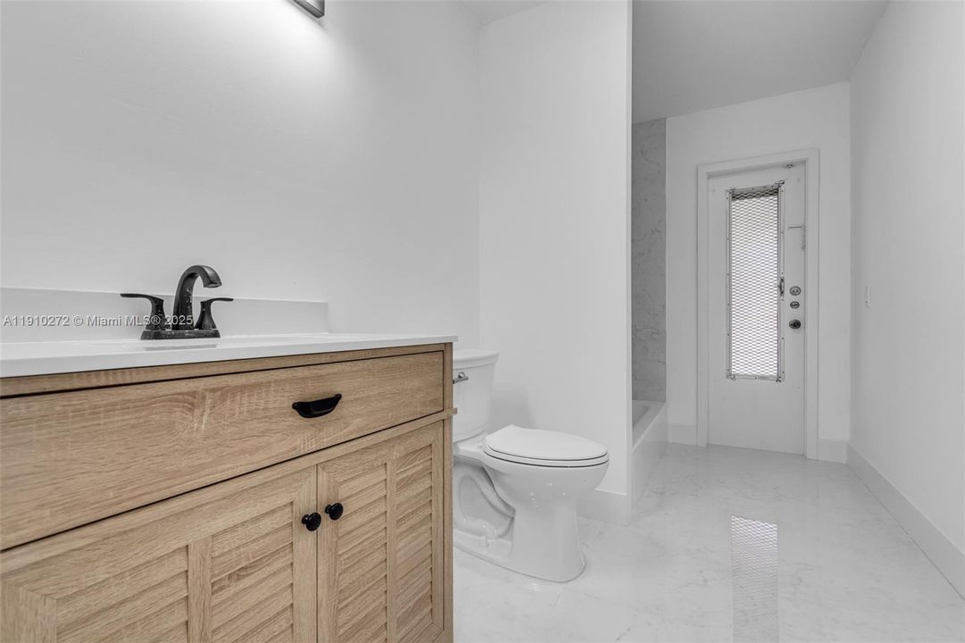 En Renta: $11,000 (3 camas, 2 baños, 2204 Pies cuadrados)