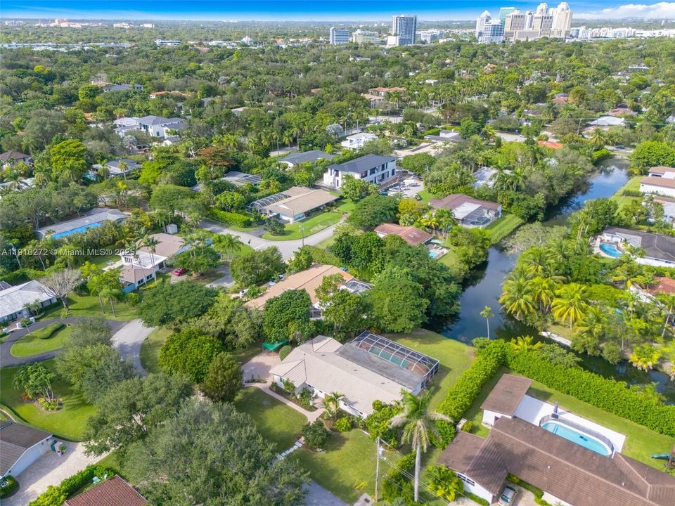 En Renta: $11,000 (3 camas, 2 baños, 2204 Pies cuadrados)