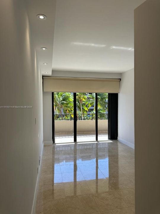 For Rent: $11,000 (3 beds, 3 baths, 2014 Square Feet)