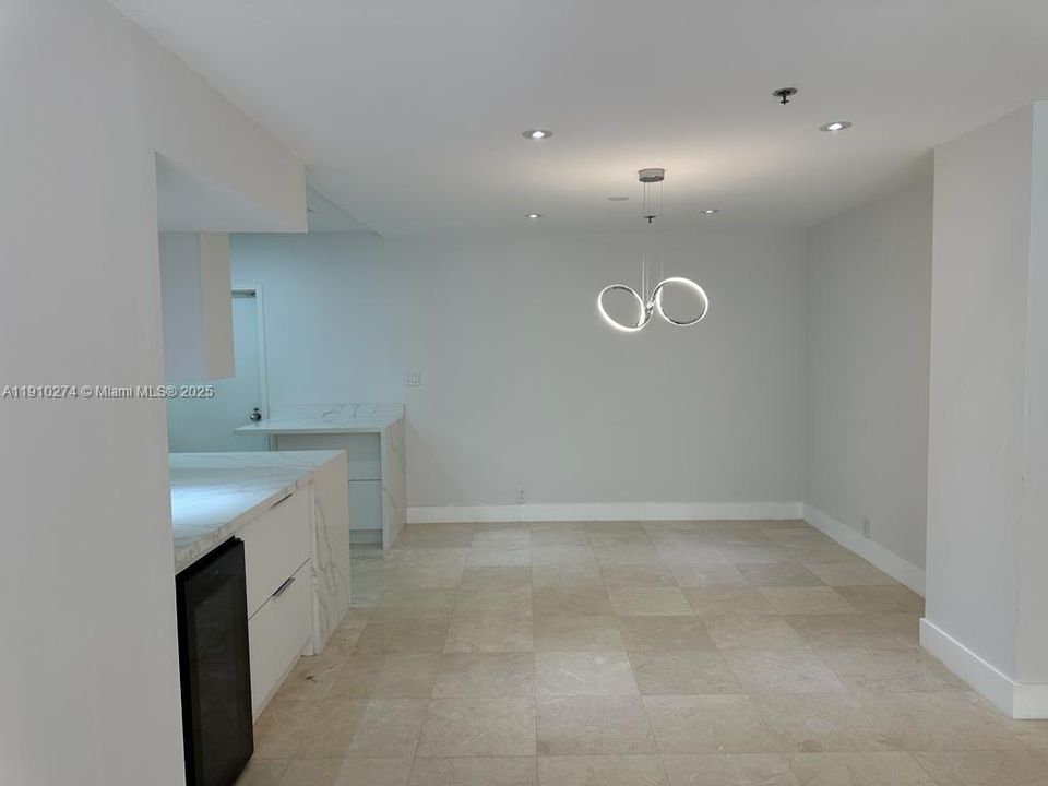 For Rent: $11,000 (3 beds, 3 baths, 2014 Square Feet)