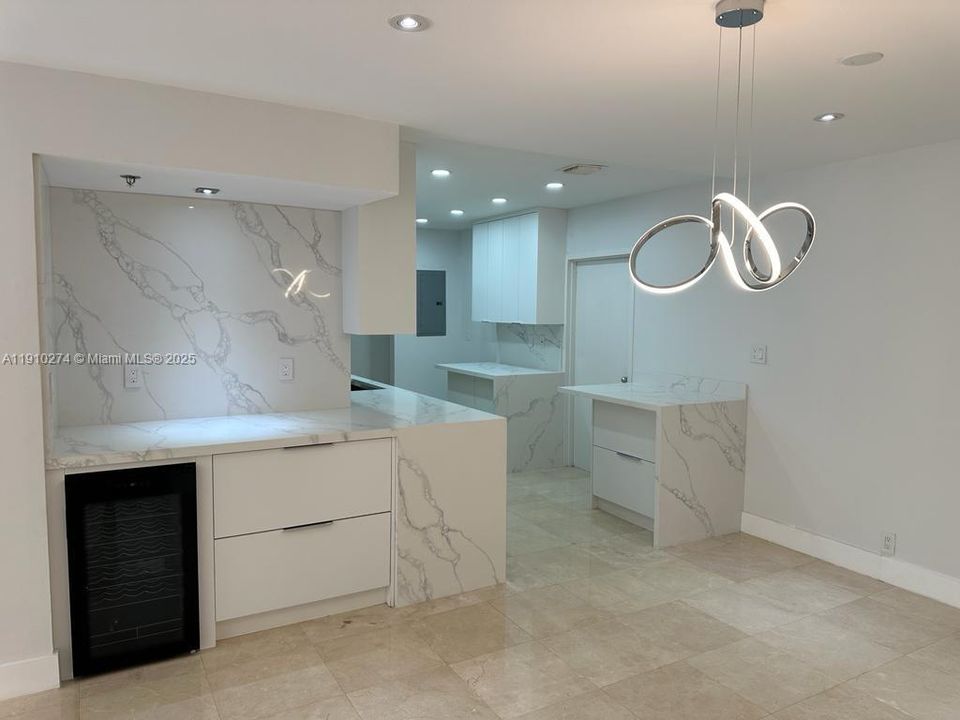 For Rent: $11,000 (3 beds, 3 baths, 2014 Square Feet)