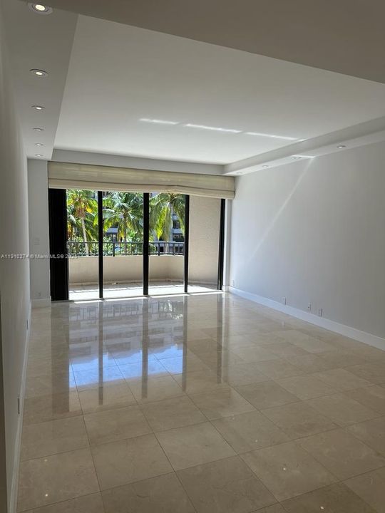 For Rent: $11,000 (3 beds, 3 baths, 2014 Square Feet)