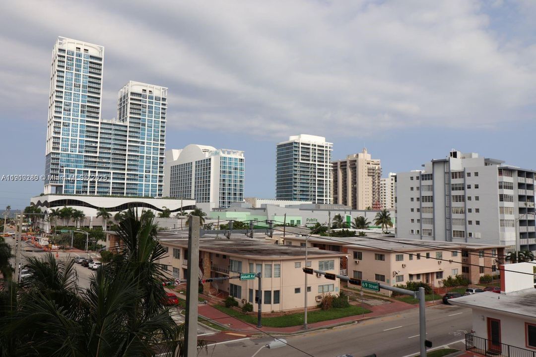 Недавно арендовано: $2,200 (1 спален, 1 ванн, 898 Квадратных фут)