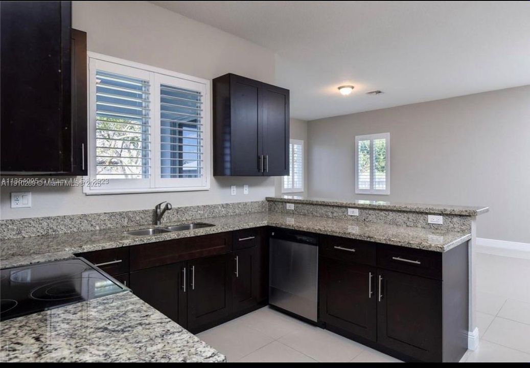 For Sale: $999,000 (4 beds, 3 baths, 2254 Square Feet)