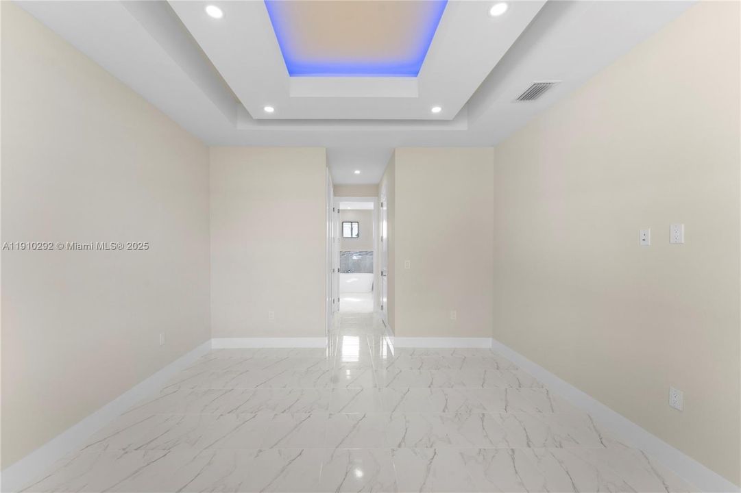 For Sale: $390,000 (3 beds, 2 baths, 1871 Square Feet)