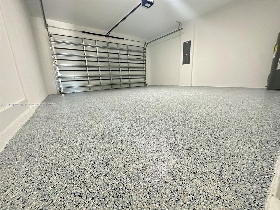 For Sale: $390,000 (3 beds, 2 baths, 1871 Square Feet)