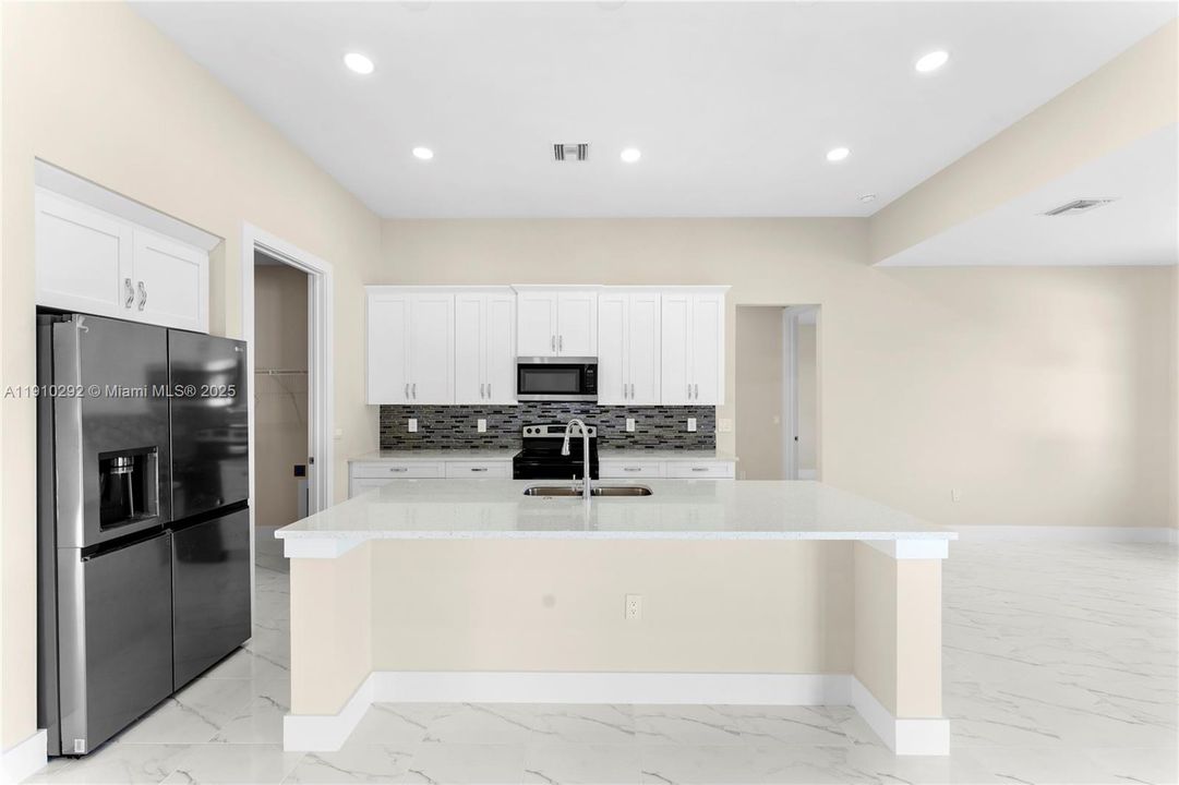 For Sale: $390,000 (3 beds, 2 baths, 1871 Square Feet)