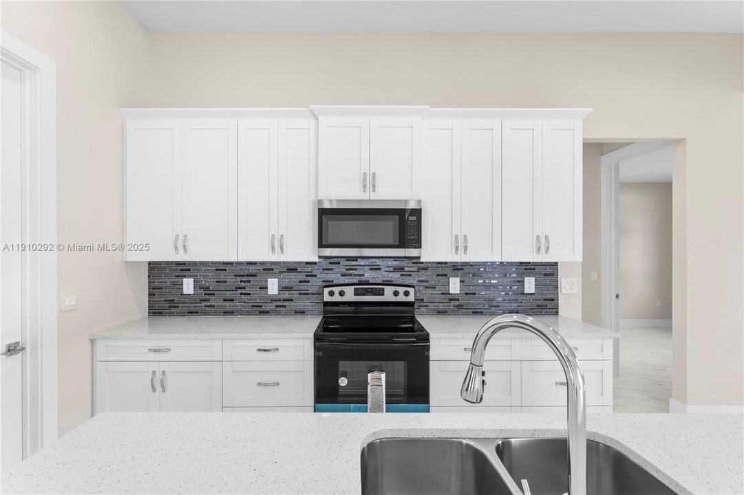 For Sale: $390,000 (3 beds, 2 baths, 1871 Square Feet)