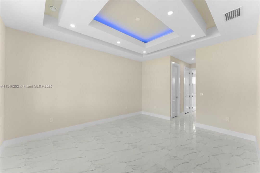 For Sale: $390,000 (3 beds, 2 baths, 1871 Square Feet)