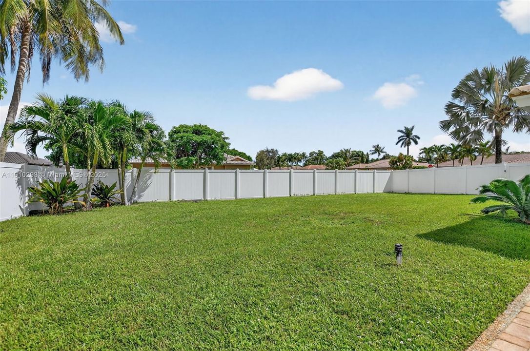 For Rent: $12,000 (4 beds, 2 baths, 2152 Square Feet)