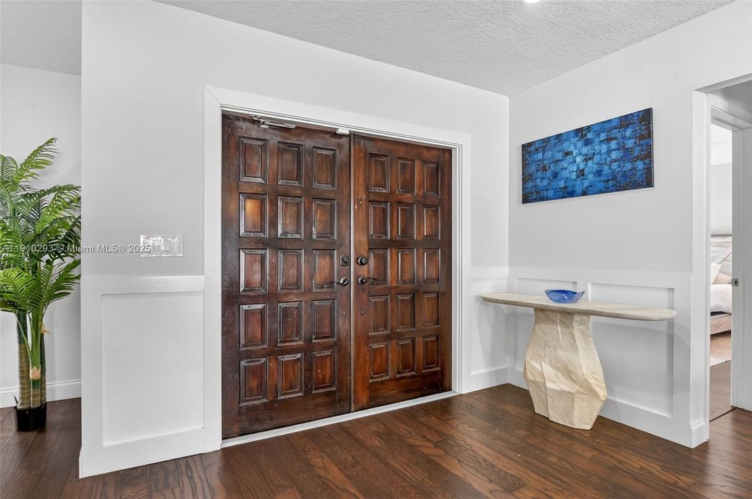 For Rent: $12,000 (4 beds, 2 baths, 2152 Square Feet)