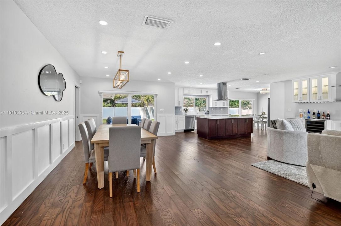 For Rent: $12,000 (4 beds, 2 baths, 2152 Square Feet)