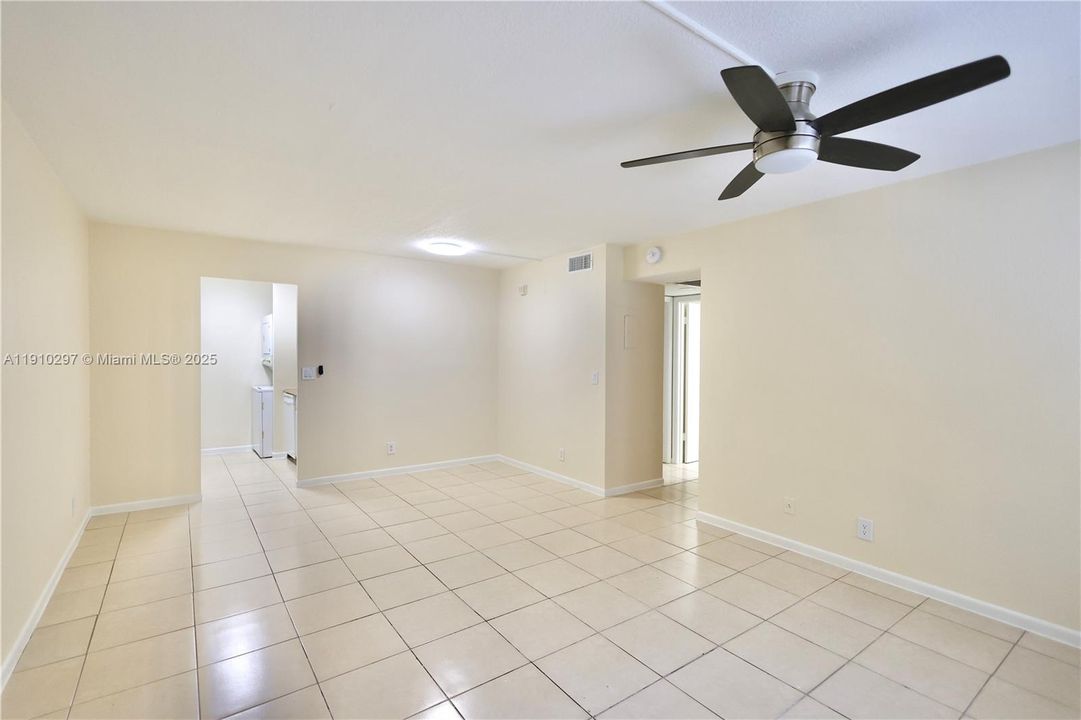 Active With Contract: $1,675 (2 beds, 2 baths, 768 Square Feet)