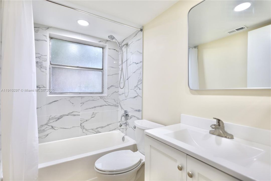 Active With Contract: $1,675 (2 beds, 2 baths, 768 Square Feet)