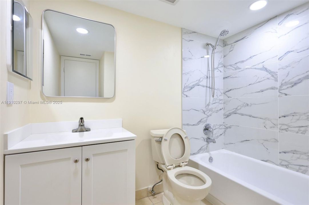 Active With Contract: $1,675 (2 beds, 2 baths, 768 Square Feet)