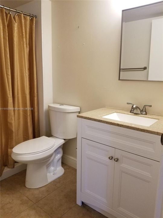 For Sale: $220,000 (1 beds, 1 baths, 754 Square Feet)