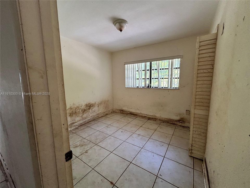 Active With Contract: $500,000 (3 beds, 1 baths, 1436 Square Feet)